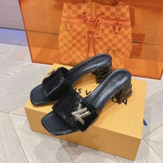 Louis Vuitton Slippers